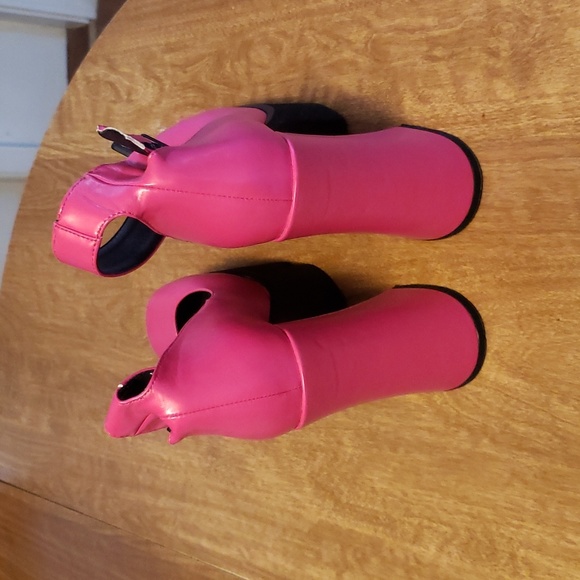 Shoes - Picture 3 of 5